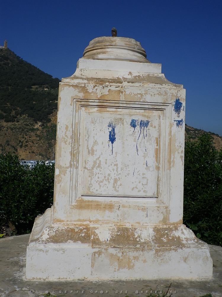 1568 la statue du marin n'y est plus (une encre) .JPG